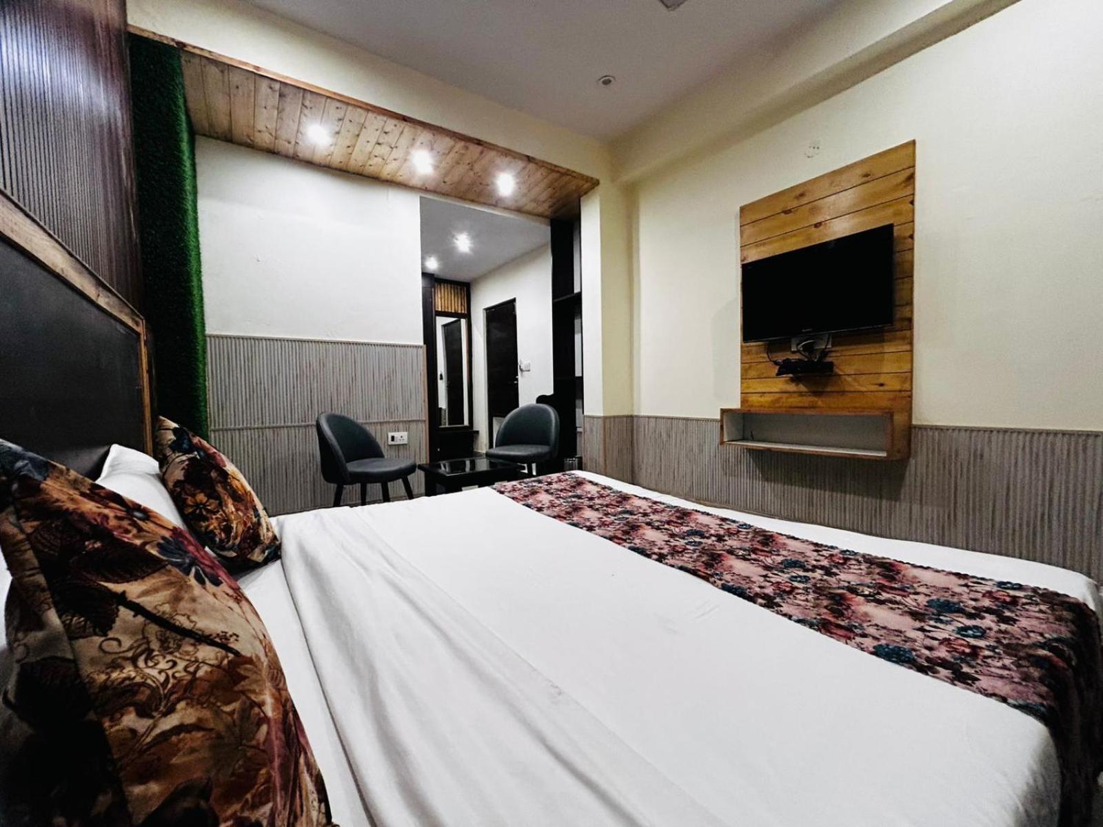 Hangout Inn Bhāgalpur Eksteriør bilde